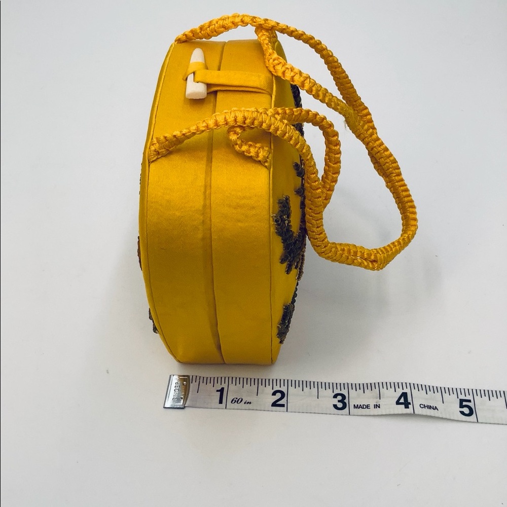 Vintage Yellow Gold Silk Clutch Purse - Picture 10 of 12